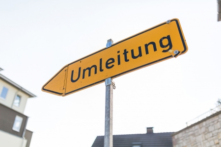 Aufgrund von Kanalarbeiten an der Benhauser Straße zwischen dem Berliner Ring und der Klingender Straße in Paderborn kommt es ab dem 11. Mai bis zum 17. Juli zu Anpassungen im Fahrtweg der Linie 455. © HochstiftBewegt